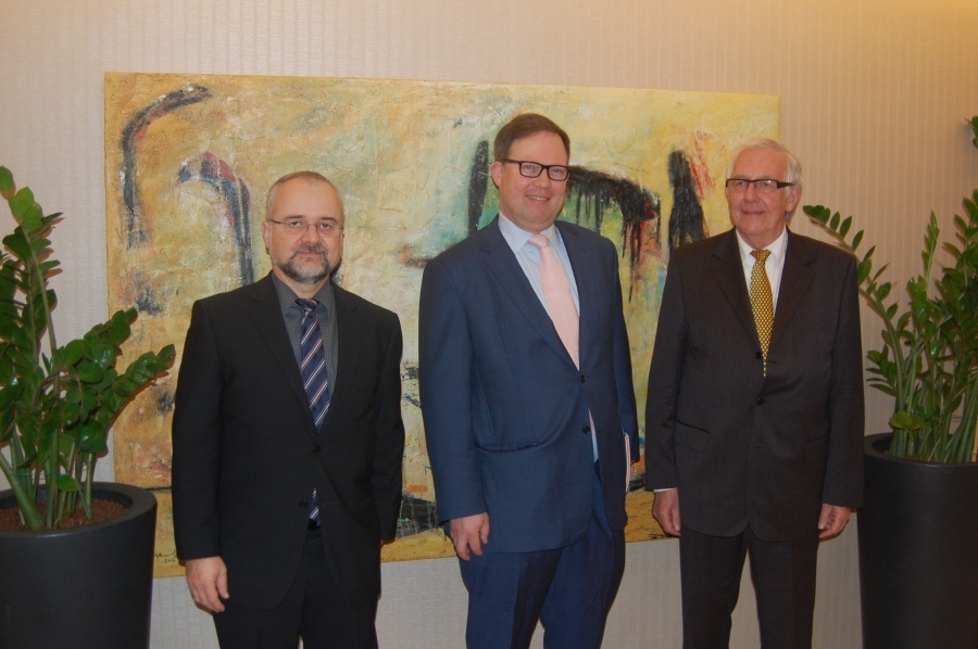 Economic Development Board Hosts German Journalists